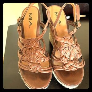 Mia wedges
